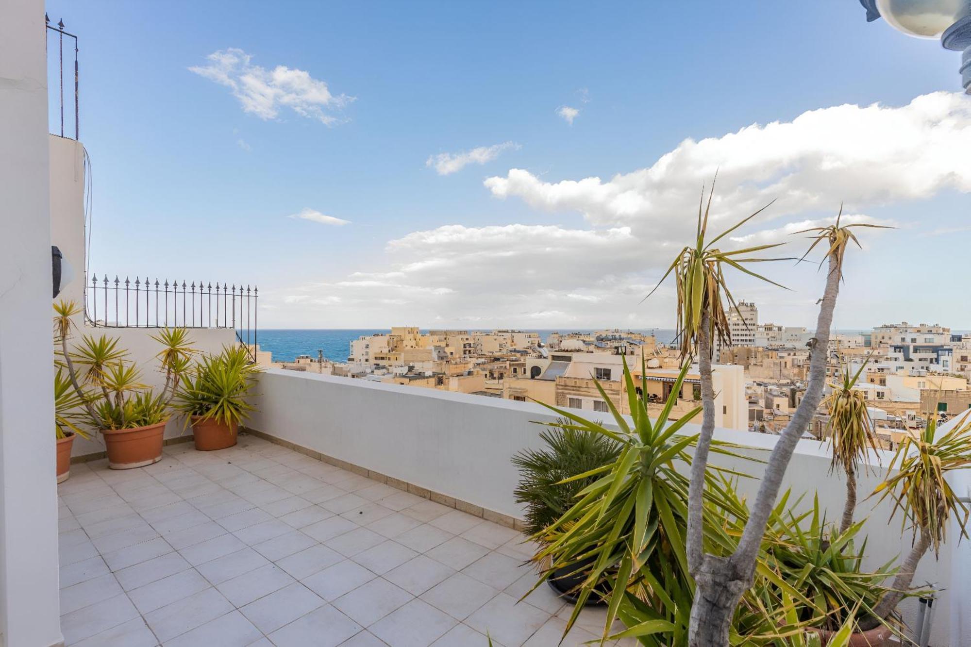 Stunning - Seaview Penthouse 3-Bed + Parking Appartement Sliema Buitenkant foto