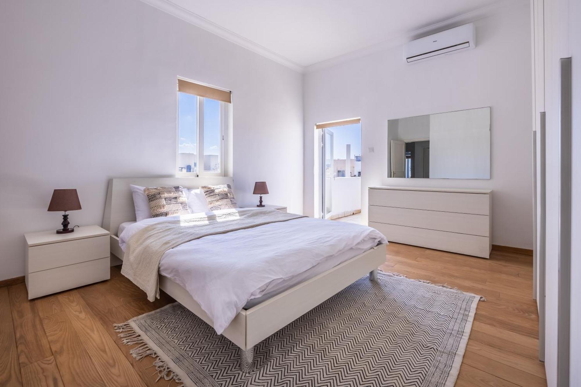 Stunning - Seaview Penthouse 3-Bed + Parking Appartement Sliema Buitenkant foto