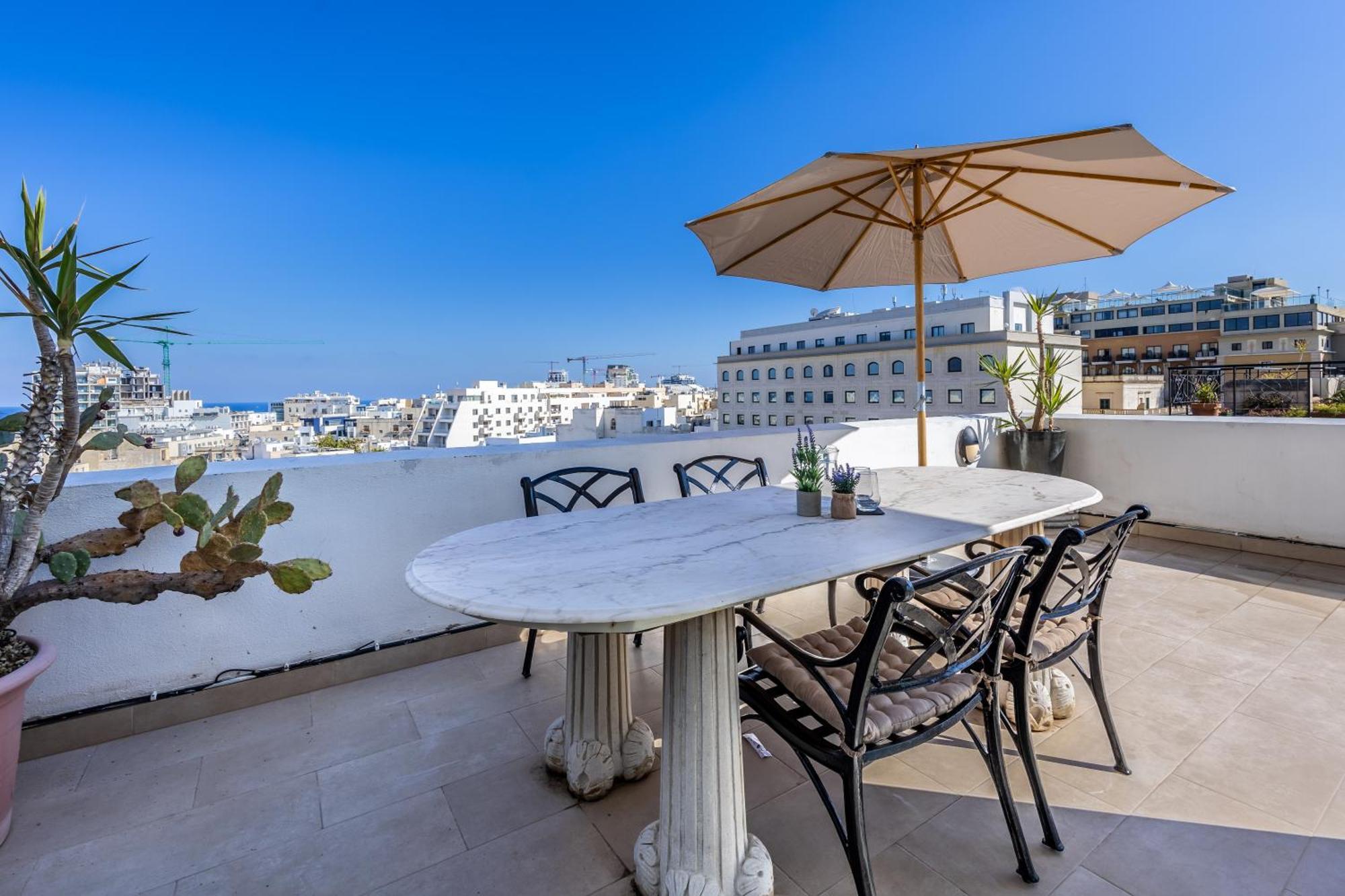 Stunning - Seaview Penthouse 3-Bed + Parking Appartement Sliema Buitenkant foto
